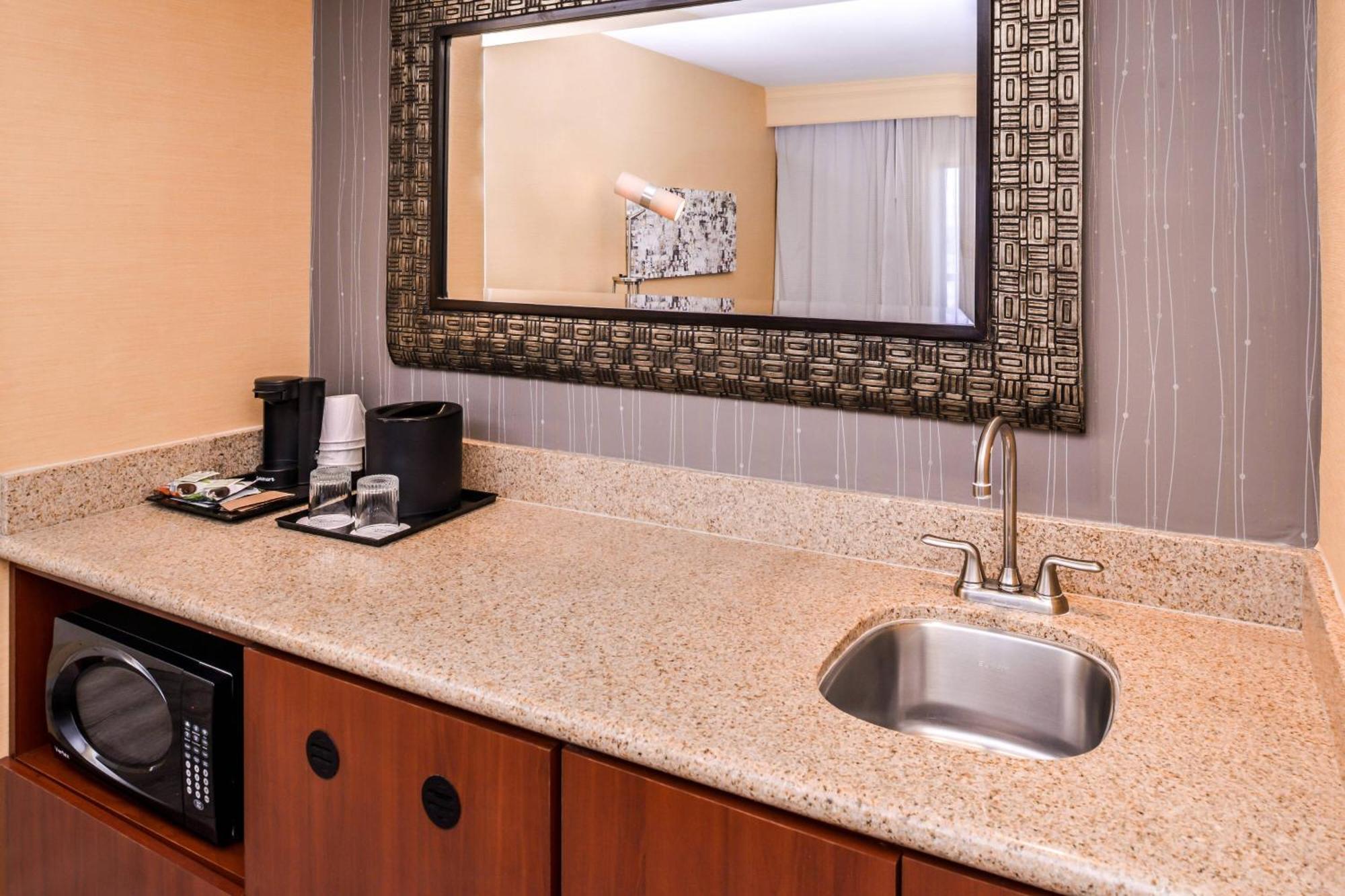 Courtyard By Marriott Victorville Hesperia Exterior foto